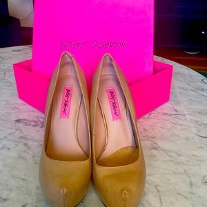 Betsey Johnson tan spike high heels
